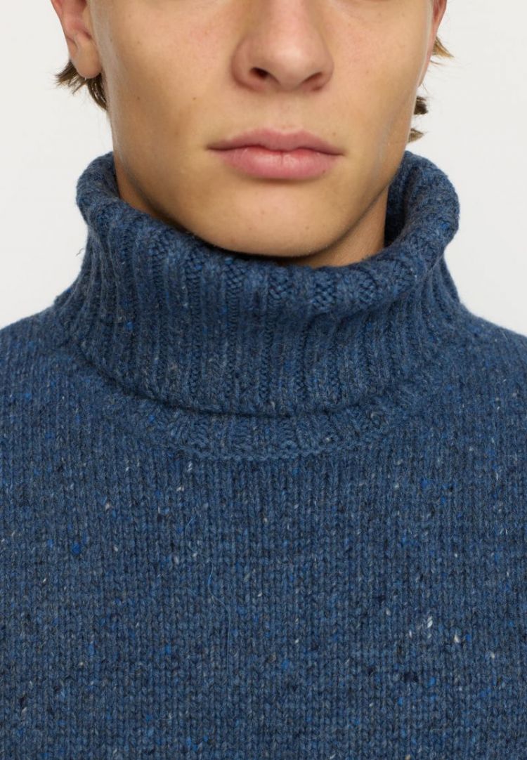 High-neck sweater BLue