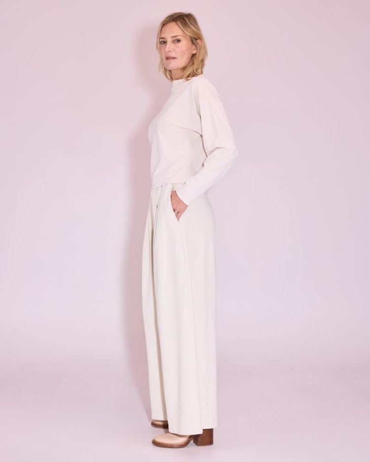 JOANNA 032-Chalk White