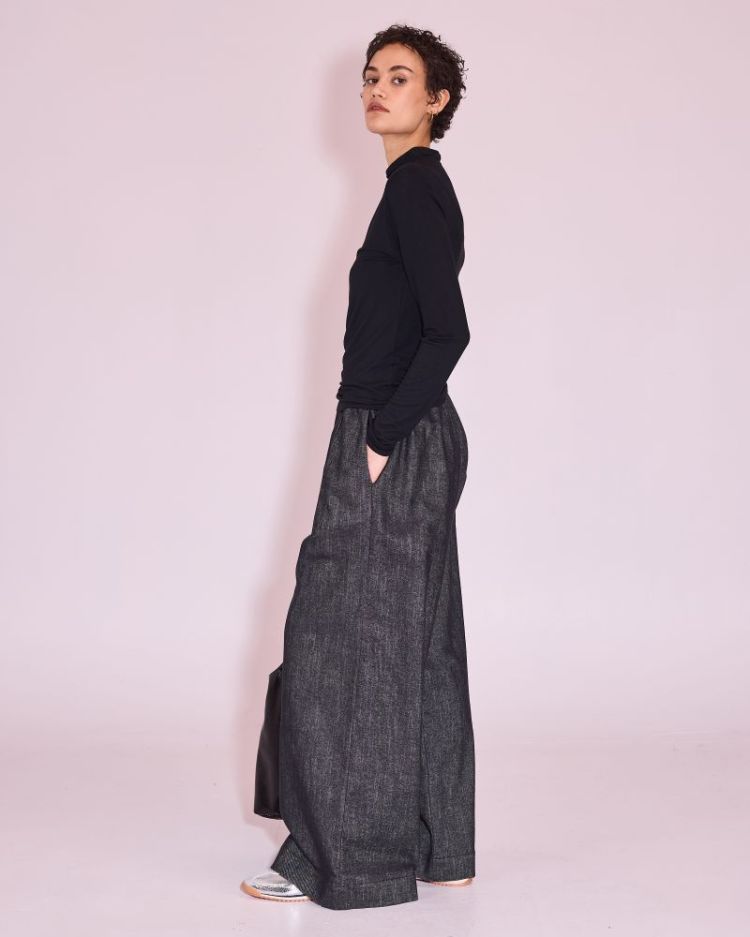 JUSTA 999-Black